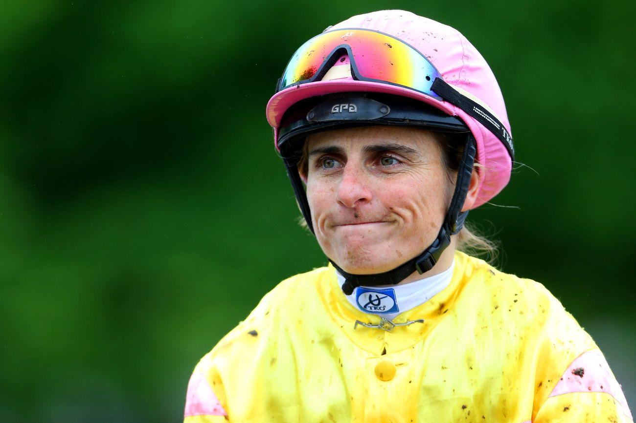 Le Top 5 des femmes jockeys à misaison 2022 Equidia