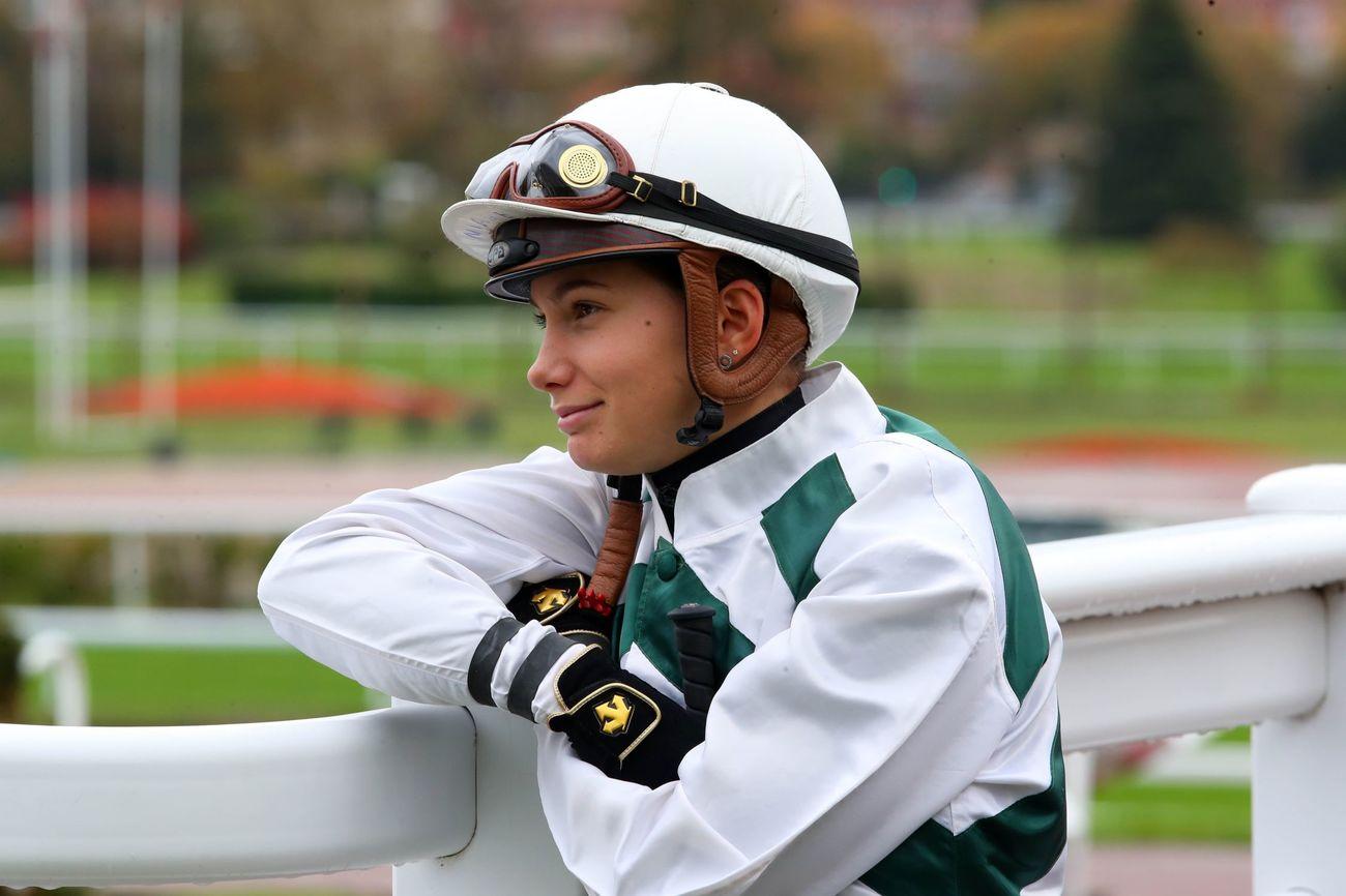 Le Top 5 des femmes jockeys à misaison 2022 Equidia