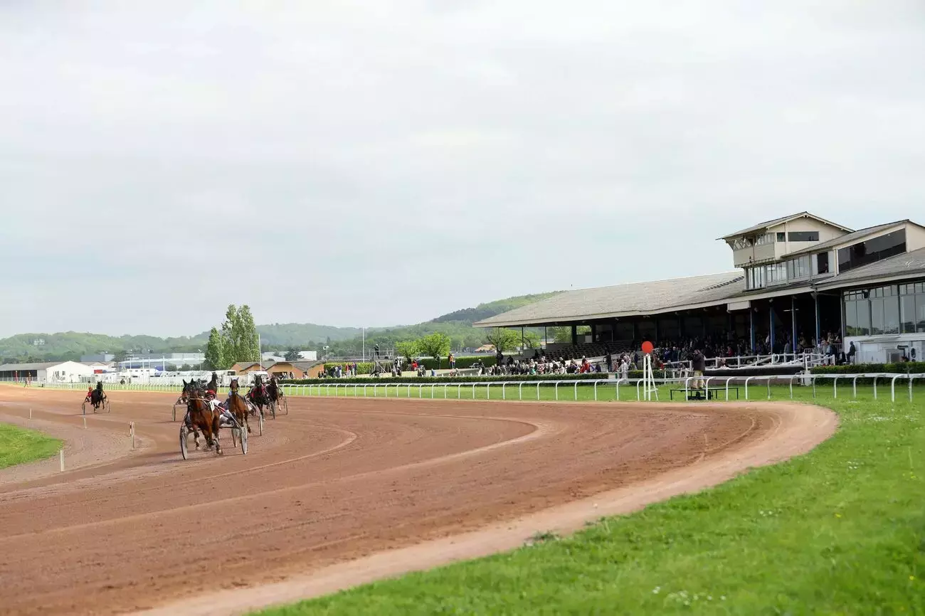 Vue de l'Hippodrome d'Agen