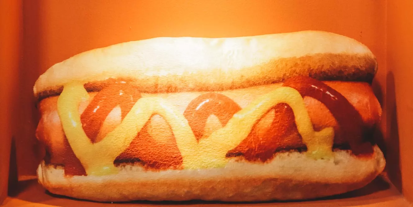 INSOLITE : un hot dog pour venir aux courses | Equidia