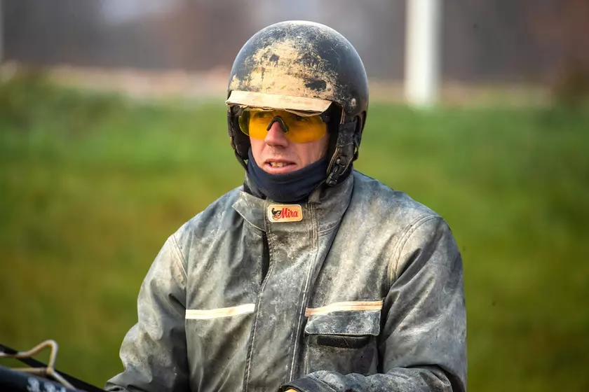 Meeting d'hiver - Tour de cour chez Benoît Robin | Equidia