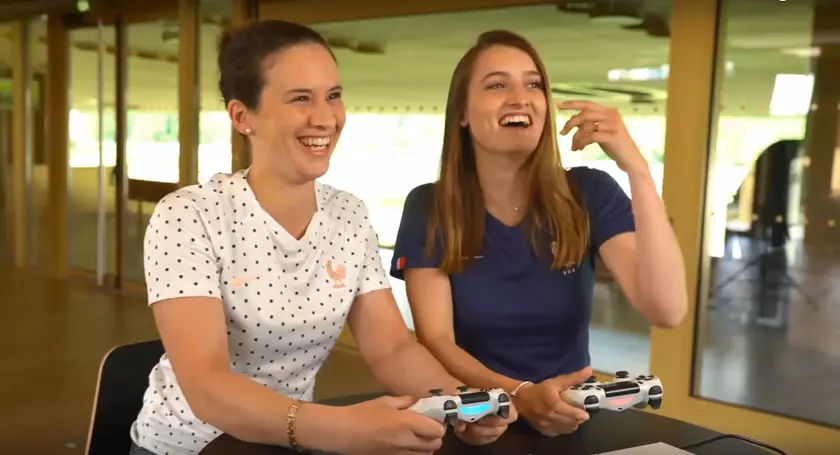Femmes jockeys et footballeuses, même force, même combat | Equidia